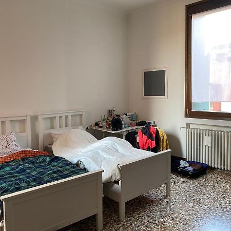 Appartamento Al Centro Di Venezia 6 Posti Letto Veneza Exterior foto