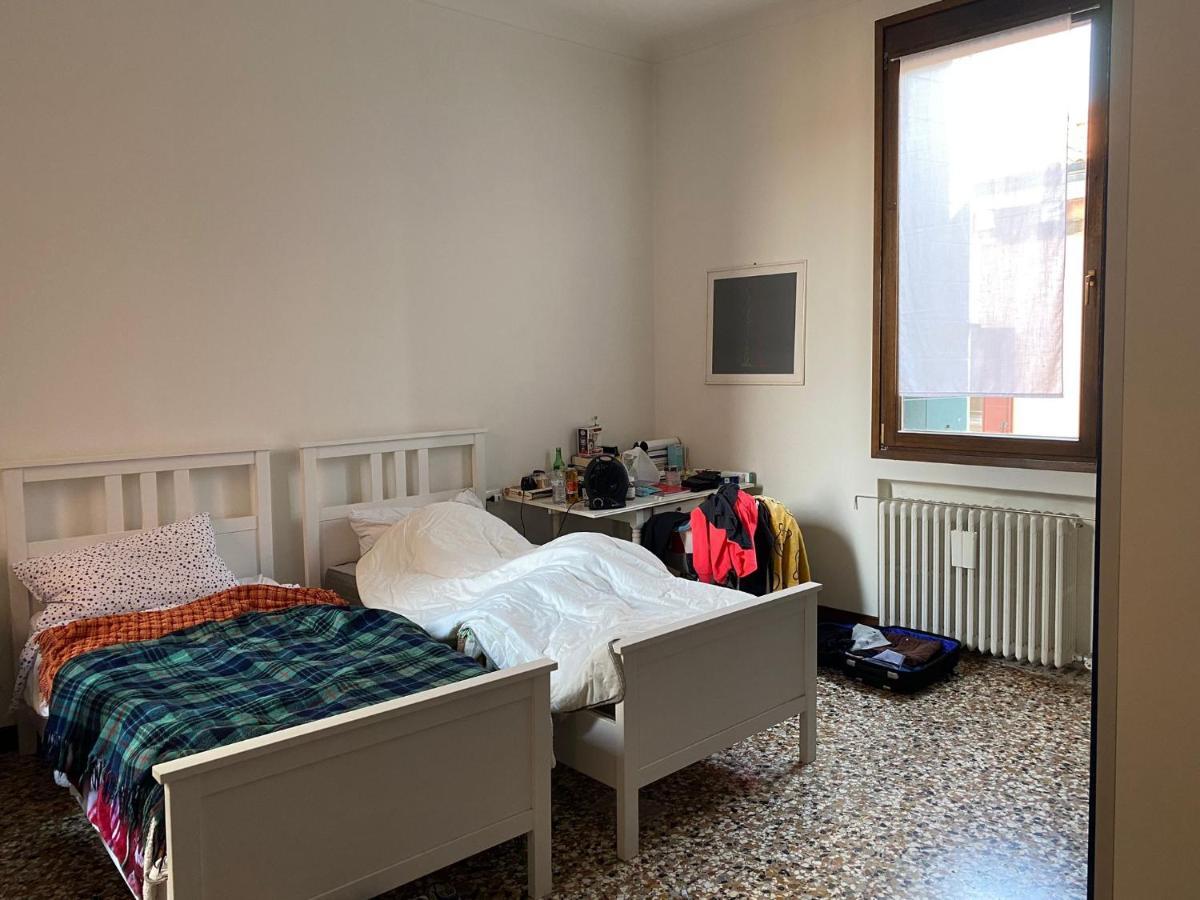 Appartamento Al Centro Di Venezia 6 Posti Letto Veneza Exterior foto