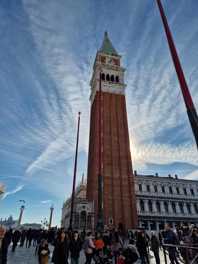 Appartamento Al Centro Di Venezia 6 Posti Letto Veneza Exterior foto